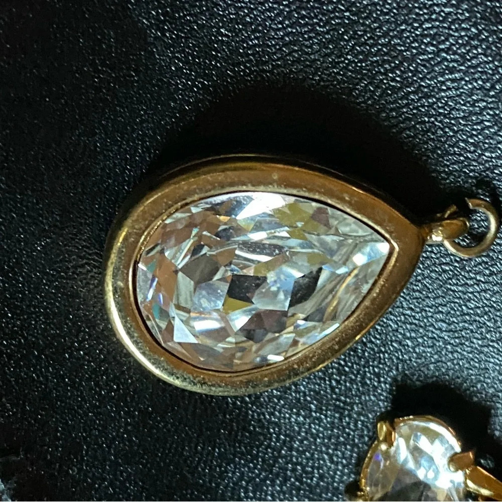 Swarovski Crystal Rhinestone Earrings and Pear CZ Shaped Pendant Gold Plated - Picture 8 of 11